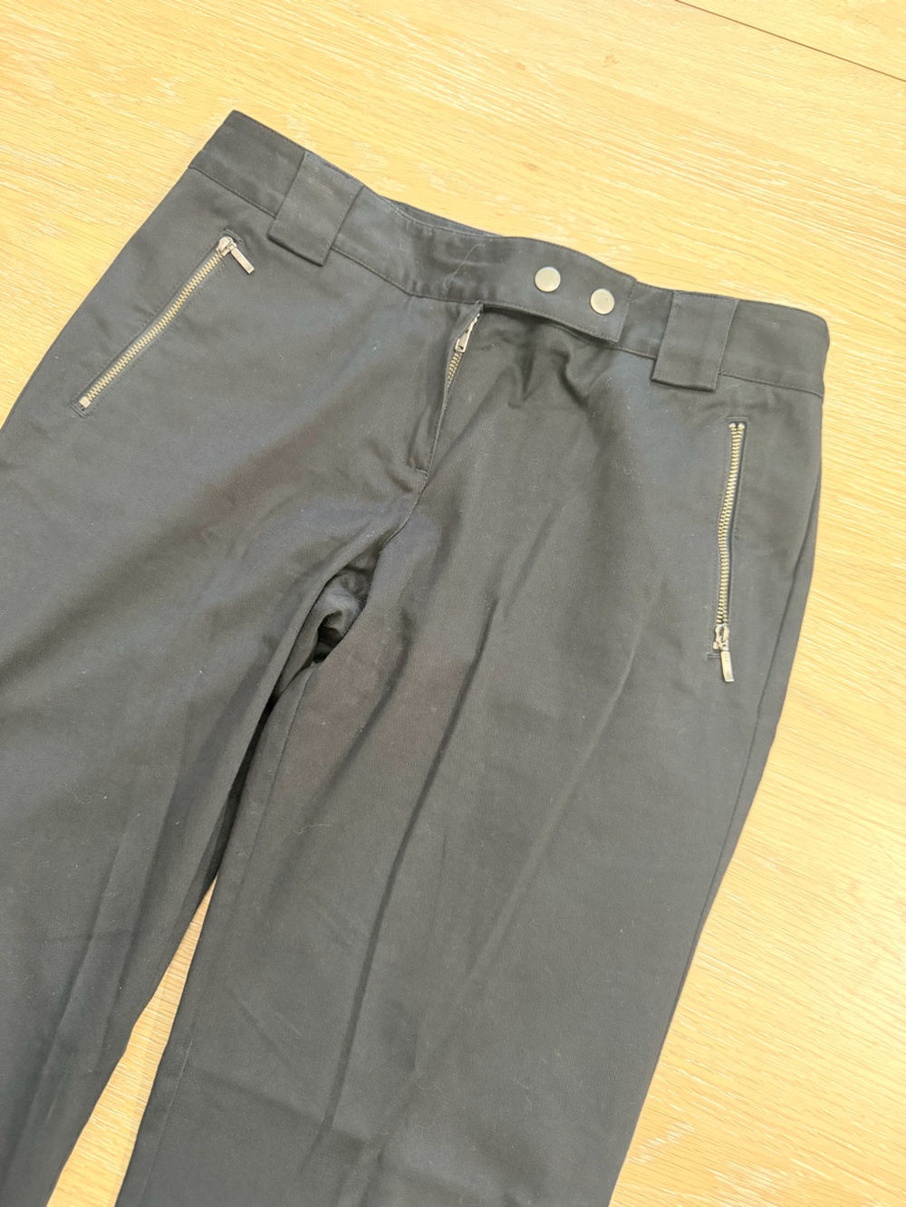 LOFT Black Wide-Leg Stretch Pants with Zip Pocket Details - Picture 3 of 7